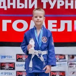 Шаров Артём Денисович